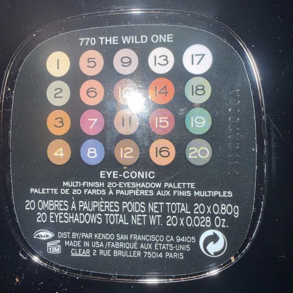 Marc Jacobs Black and Gray Zebra Eye Shadow Compact. 770 The Wild One - Picture 3 of 3